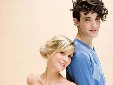 欧美性爱交：最新研究揭示文化差异对性行为的影响及其在现代社会中的演变趋势