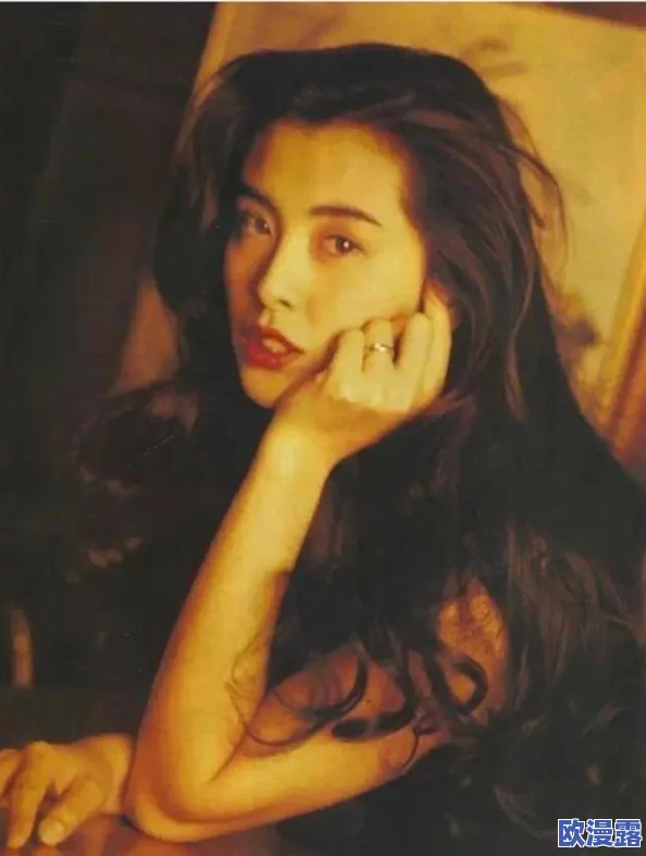 白色战靴王祖贤文轩：探讨这位经典影星在时尚界的独特风格与影响力，展现她如何通过服饰表达个性