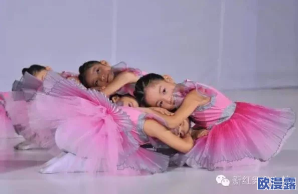 张筱雨下面的艺术表现与社会文化影响：从视觉传达到观众解读的多维度分析