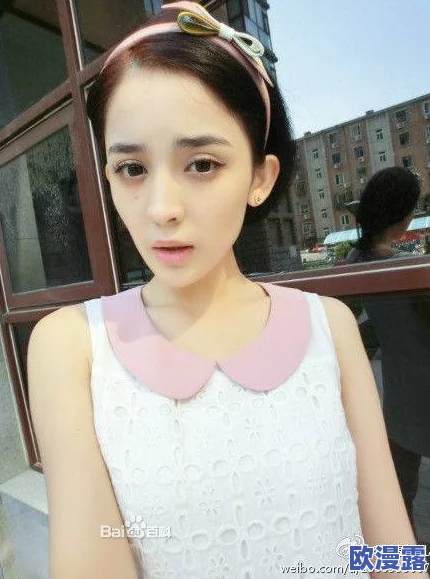 张筱雨下面的艺术表现与社会文化影响：从视觉传达到观众解读的多维度分析