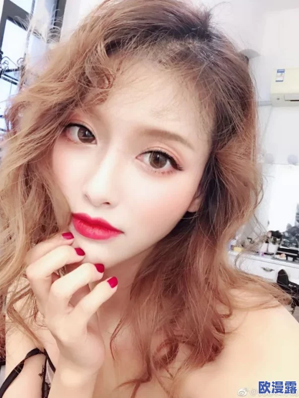 美女国产精品:最新时尚潮流与美妆技巧分享,助你成为魅力四射的时尚达人! 美女国产精品:最新时尚潮流与美妆技巧分享,助你成为魅力四射的时尚达人!