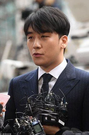 韩国美女的隐私视频网站引发关注，相关法律法规亟待完善以保护个人隐私和网络安全