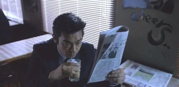 老头c进小婷的身体里：近日，网络上流传出一段引发热议的视频，引起了众多网友的关注与讨论