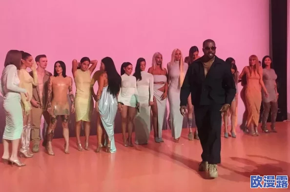 欧美人妖aa1片：最新动态揭示了该影片在社交媒体上的热议程度及观众反响，成为近期讨论的焦点