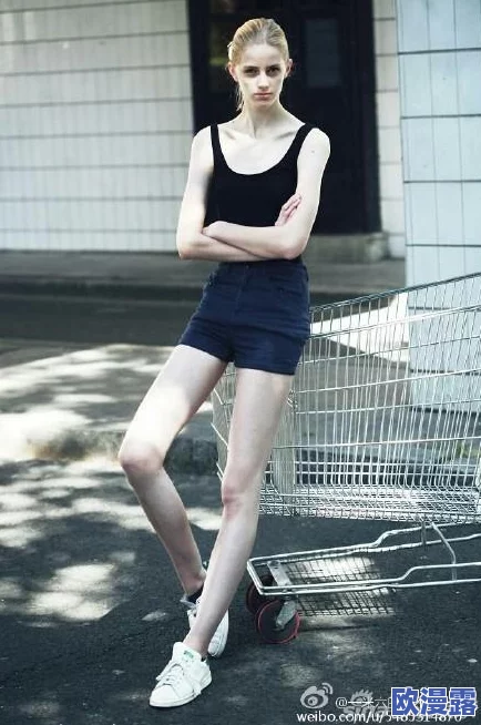 韩国嫩模sua私拍引发热议，网友纷纷表示支持与质疑并存，认为其展现了个人风格但也需注意隐私保护