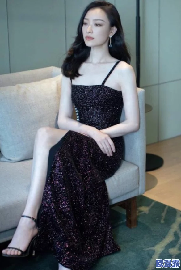 丫丫色：新动态揭示其在时尚界的崛起与流行趋势，成为年轻人追逐的潮流标志