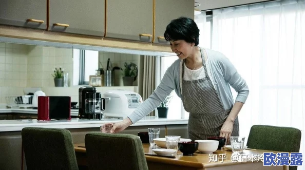 日本japanese极品主妇：最新动态揭示她们在家庭与职场之间的平衡，展现出独特的生活方式和价值观