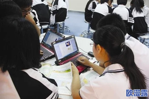 上课我穿超短裙被同桌摸出水,这种行为真是让人感到不适,课堂应该是学习的地方,不应有这样的干扰 上课我穿超短裙被同桌摸出水,这种行为真是让人感到不适,课堂应该是学习的地方,不应有这样的干扰