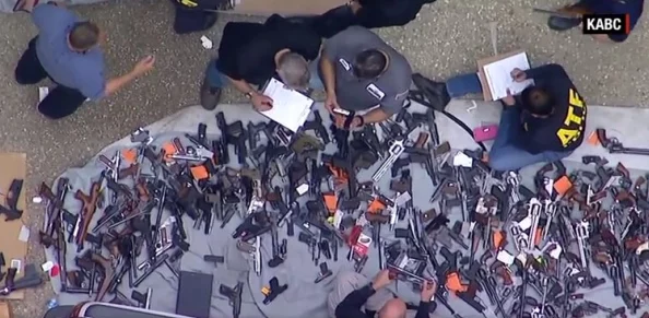 超碰车成人：这个平台的内容真是让人感到震惊，完全超出了我的想象