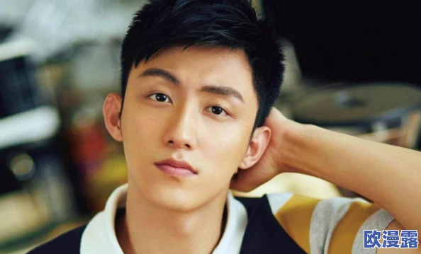 日本gay粗大又长，真是让人惊叹，这样的身材在其他地方很难见到