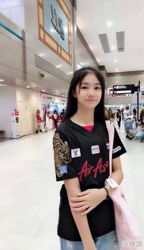 15岁初二少女广州"开挂"闯荡:从零基础到电竞冠军的逆袭之路 15岁初二少女广州"开挂"闯荡:从零基础到电竞冠军的逆袭之路