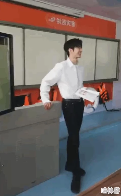 男生坤坤放女生坤坤，校园内外引发热议，网友纷纷讨论其背后的意义与影响