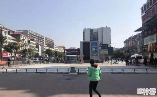 公交车上的诗请晴：在城市的喧嚣中，寻找那一抹温暖与宁静的瞬间