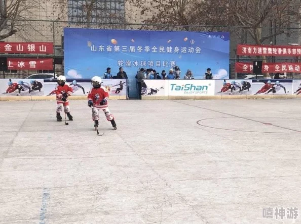 男生女生一起差差差差轮滑鞋，畅享青春活力，共同体验速度与激情的无限乐趣！