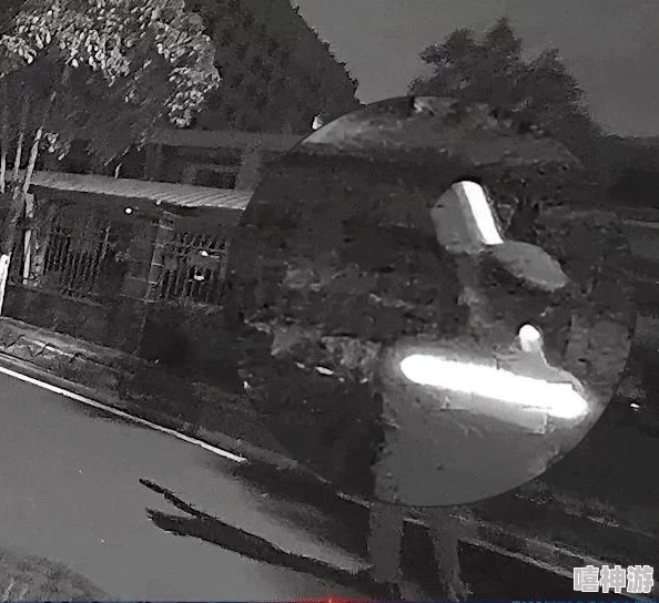 WC工地沟厕大神偷拍：这一行为不仅侵犯了他人隐私，也反映出社会对公共场所管理的不足与亟待改善的问题
