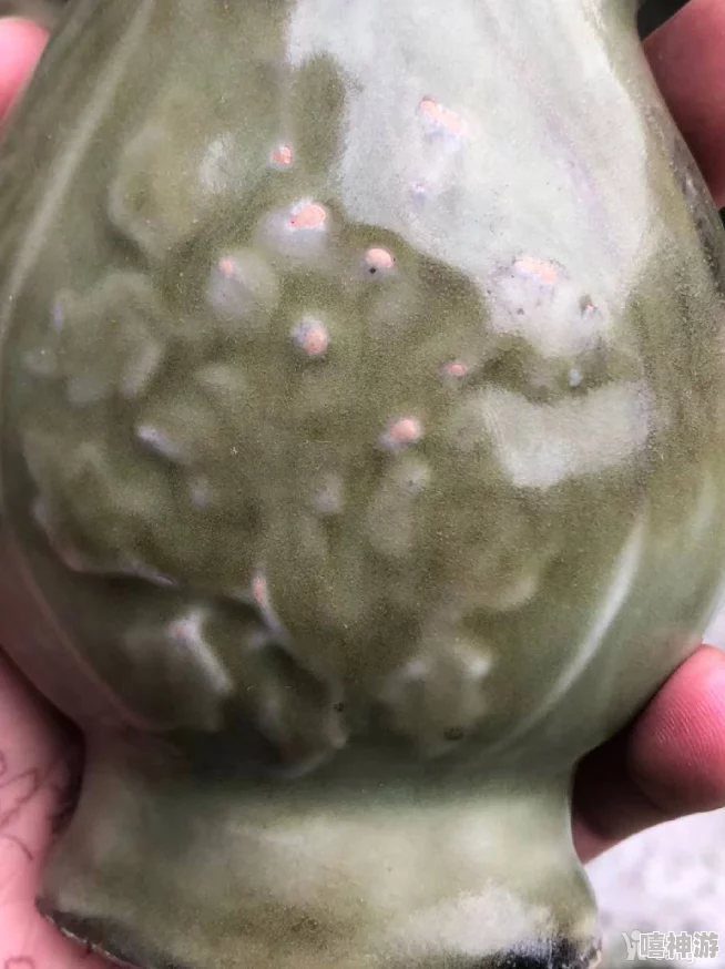 探寻获取射雕主题龙泉窑花瓶的途径与方法解析