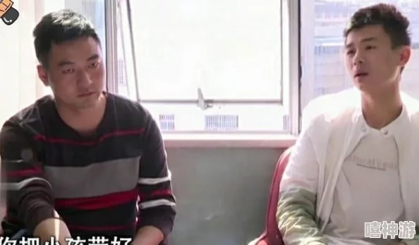 忍着呻吟在夫旁被中出的人妻电影：一部挑战道德底线的成人影片，展现了复杂的人际关系与禁忌欲望