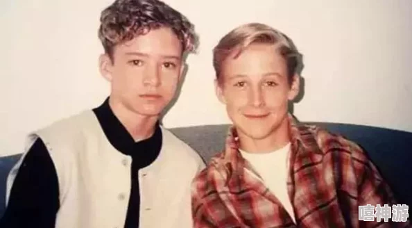 啊啊嗯嗯:某明星被拍到与神秘人士深夜约会,疑似恋情曝光引发网友热议! 啊啊嗯嗯:某明星被拍到与神秘人士深夜约会,疑似恋情曝光引发网友热议!