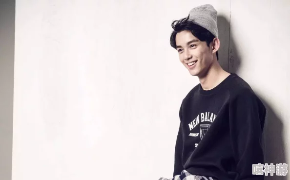 四川BBB桑BBB桑BBB：传闻明星与神秘富豪秘密约会，背后真相引发网友热议！