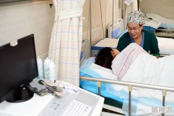 二人生孩子全程无被子，医院环境引发热议，网友纷纷讨论产房条件与母婴安全问题