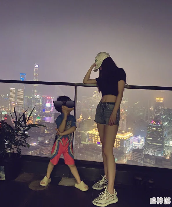 蜜桃传媒：明星私生活曝光，疑似恋情引发网友热议，背后真相令人震惊！