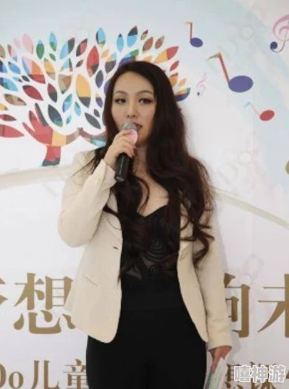 md0174苏蜜清歌沈娜娜:探寻两位女性在音乐道路上的独特魅力和成长历程 md0174苏蜜清歌沈娜娜:探寻两位女性在音乐道路上的独特魅力和成长历程