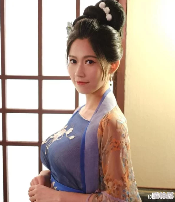 丰满的荡岳乱HD：传闻女主角与导演私下关系密切，拍摄现场频频上演浪漫戏码引发热议！