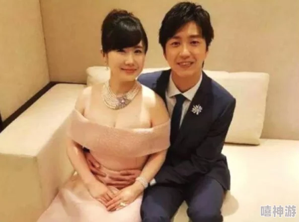 日本少妇BB与明星约会被拍,背后隐藏的秘密关系引发网友热议! 日本少妇BB与明星约会被拍,背后隐藏的秘密关系引发网友热议!