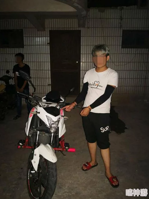 一上来就飙车的双男主剧，带你感受热血澎湃与青春热情的追逐盛宴！
