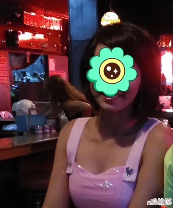 草莓视频草莓视频草莓：传闻某明星在私密派对上频繁观看，背后隐藏的秘密引发网友热议！