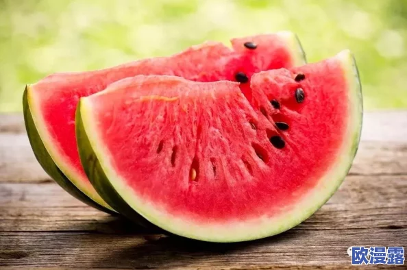 九一爱吃瓜：夏日解暑的西瓜营养价值与食用技巧，分享多种令人垂涎的西瓜吃法与创意食谱