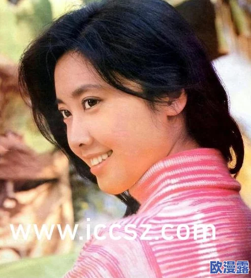 美乳粉嫩妹子：探讨年轻女性在社交媒体上展示自我形象的心理与社会影响