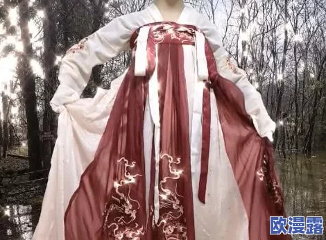 汉服全开襟啪啪做运动，传统与现代结合的时尚潮流引发年轻人热议与参与