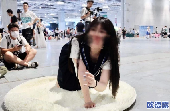 白丝校花打开腿露内裤无遮挡,网友热议其大胆举动引发校园风波与讨论 白丝校花打开腿露内裤无遮挡,网友热议其大胆举动引发校园风波与讨论