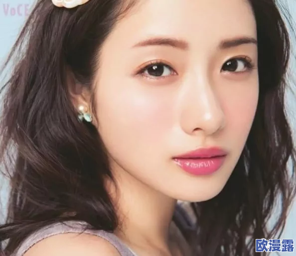 乱岳熟女50岁:她的生活故事与心路历程,展现了成熟女性的魅力与智慧,让人深思 乱岳熟女50岁:她的生活故事与心路历程,展现了成熟女性的魅力与智慧,让人深思