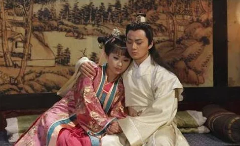 公用的公主：从历史到现代，女性形象在公共领域中的演变与影响
