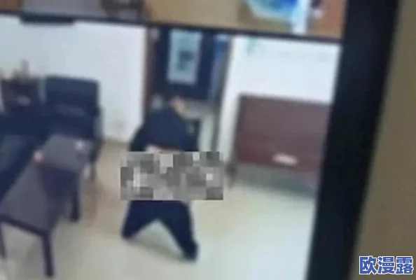 男女打扑克剧烈运动：研究表明扑克游戏对身体健康的影响及其在社交互动中的重要性