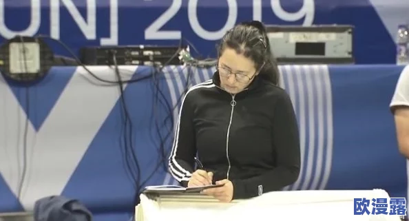 四代目土影黑土坐钢筋小本，网友热议：这位新任土影的决策是否能带来村子的繁荣与稳定？