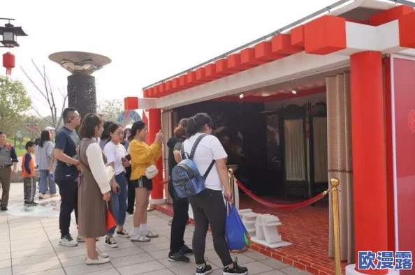 一个吃上面一个 下边啃，相得益彰共赏美味