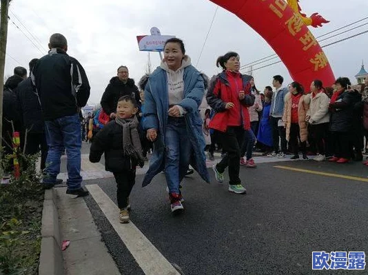 男生女生一起差差差差轮滑鞋，网友热议：这款轮滑鞋真是太有趣了，适合情侣和朋友一起玩耍！