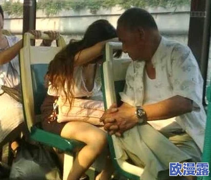 牛人厕所偷拍:竟然在公共场所拍到明星私密瞬间,网友热议背后真相引发关注! 牛人厕所偷拍:竟然在公共场所拍到明星私密瞬间,网友热议背后真相引发关注!