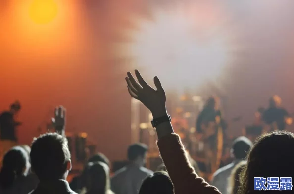 翻来覆去1v2：在这场激烈的对抗中，选手们展现了高超的技巧与策略，最终以惊人的表现赢得胜利