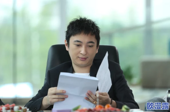 男生坤坤插进女生坤坤，双方情感升温引发热议，网友纷纷发表看法与支持