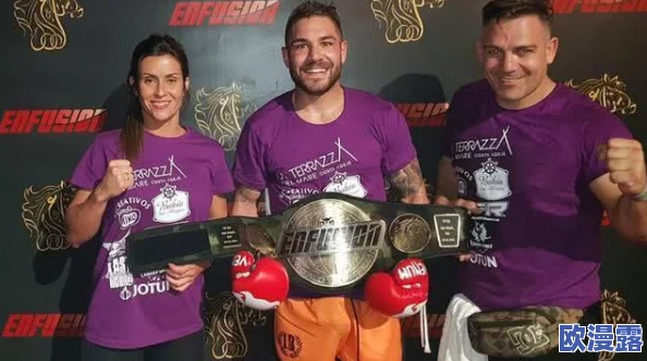 欧美野外猛男的大粗鳮：传闻他在拍摄时意外受伤，竟引发了众多粉丝的热议与关注！