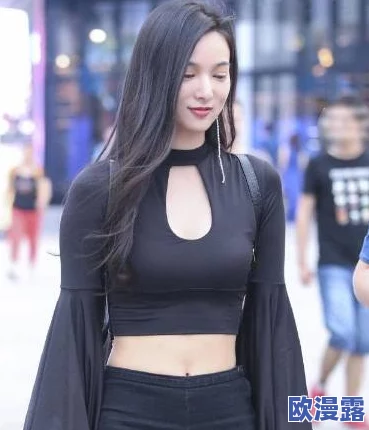 美女两腿大开露出毛毛,这一画面引发了众多网友的热议,讨论其背后的文化和社会现象 美女两腿大开露出毛毛,这一画面引发了众多网友的热议,讨论其背后的文化和社会现象