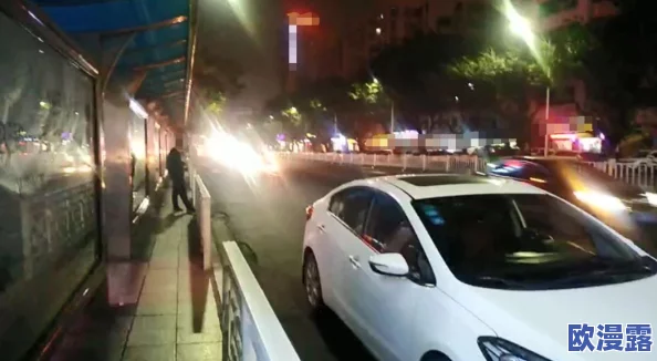 公交车被多人伦 H,事件引发社会广泛关注,涉及公共安全与道德伦理的深刻讨论,引起网友热议和反思 公交车被多人伦 H,事件引发社会广泛关注,涉及公共安全与道德伦理的深刻讨论,引起网友热议和反思