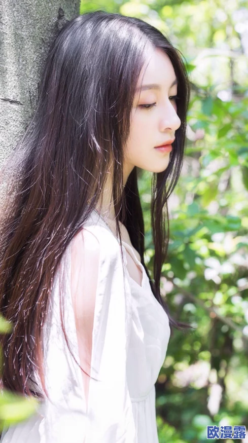 八月婷婷：探讨这个夏季的独特魅力与情感，如何在炎热中绽放出青春的活力与美丽