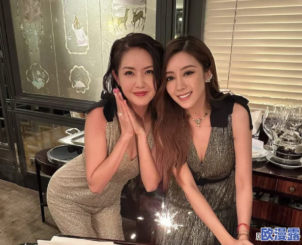 熟女双飞！某知名女星与富商传绯闻，曾被拍到同框密会，引发网友热议