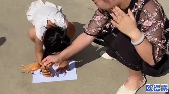 班花裸身将两腿扒开让全班吃，震惊全国校园，难以想象的事件引发热议！