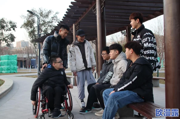 初中时当着舍友面导管，惊爆消息：同学感人背后故事引发热议，心灵深处的秘密曝光！